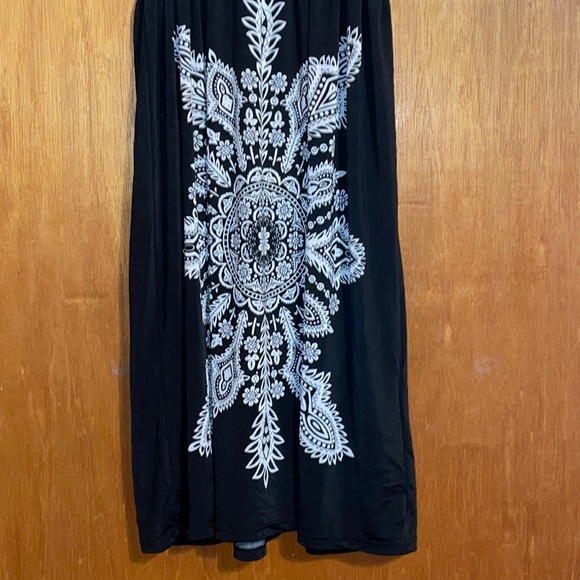•CRISTINALOVE•NWOT BLACK FLORAL MEDALLION V-NECK SHORT SLEEVE DRESS SIZE SMALL - Picture 7 of 9